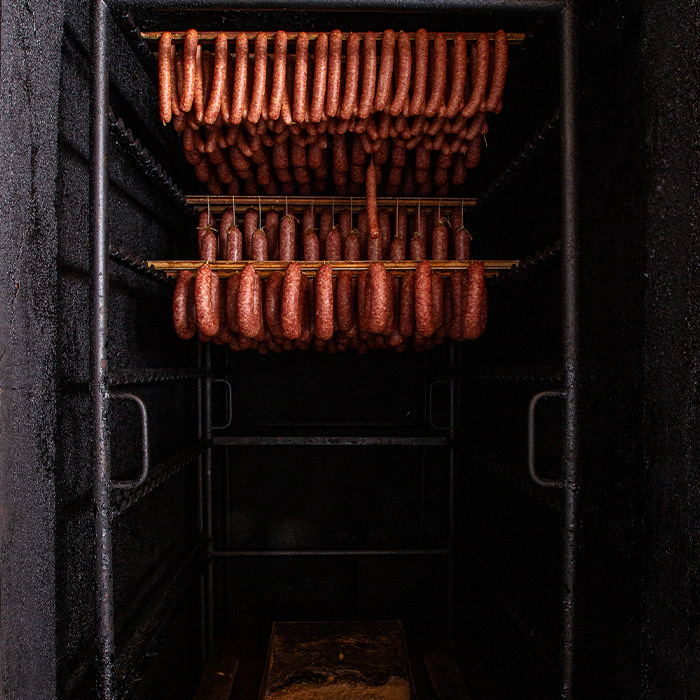 Räucherkammer Wurst – Metzgerei Kramer Flieden